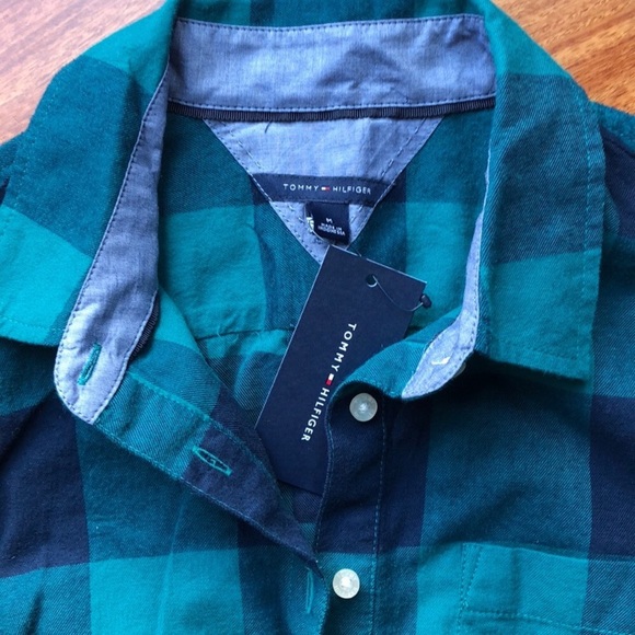 TOMMY HILFIGER flannel 3/4 button down shirt. - Picture 6 of 6